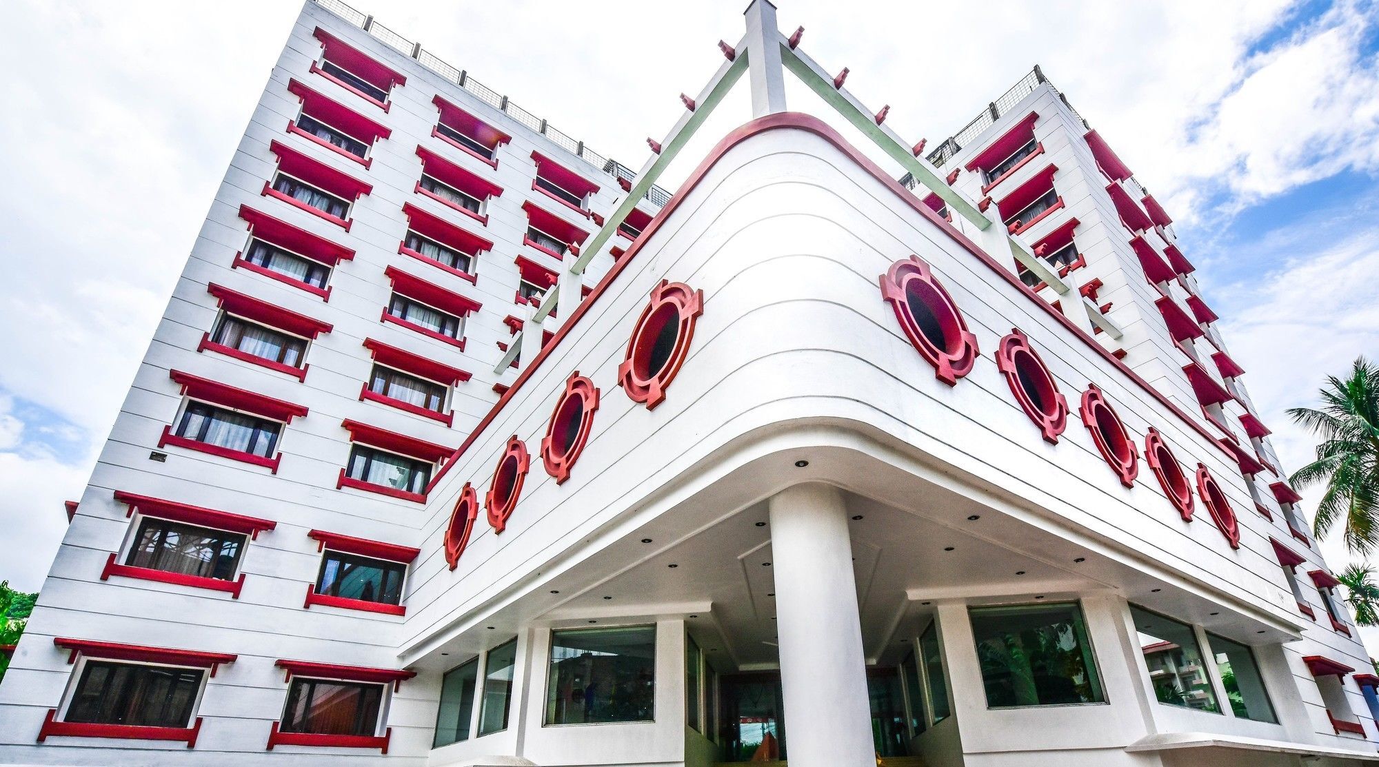 Grand Starline Hotel Гувахати Екстериор снимка